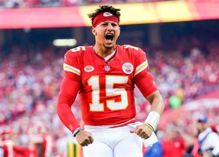 A Picture of Patrick Mahomes Father: Exploring the Legacy of a Football Dynasty