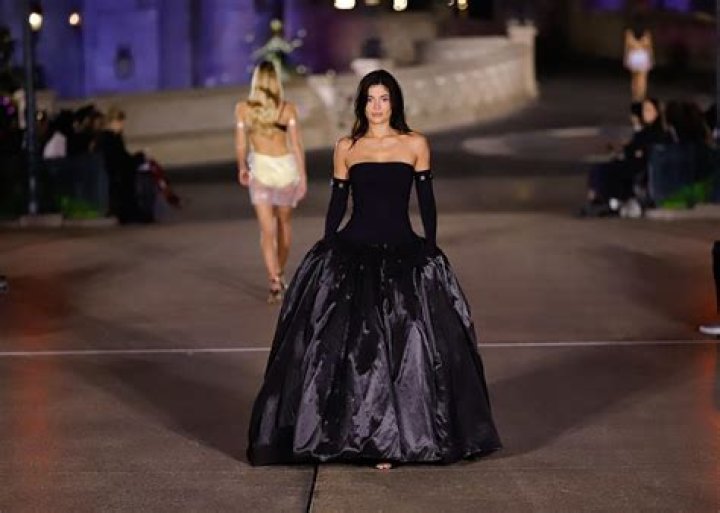 Adriana Top Fell Off: Unpacking an Unforgettable Runway Moment