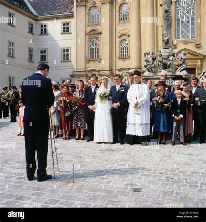 Brigitte Macron Wedding Pictures: A Detailed Look at the Iconic Day