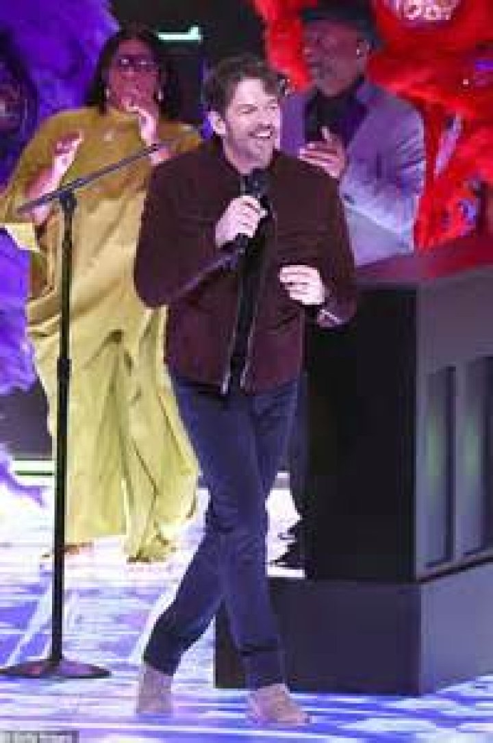 Discovering the Timeless Charm of Harry Connick Jr's Popular Songs