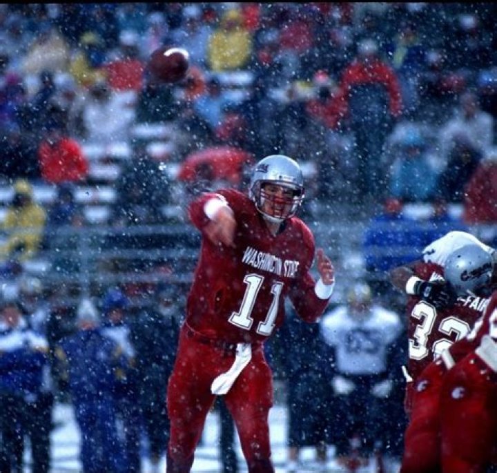 Drew Bledsoe: The Legendary Quarterback and His Impact on Football