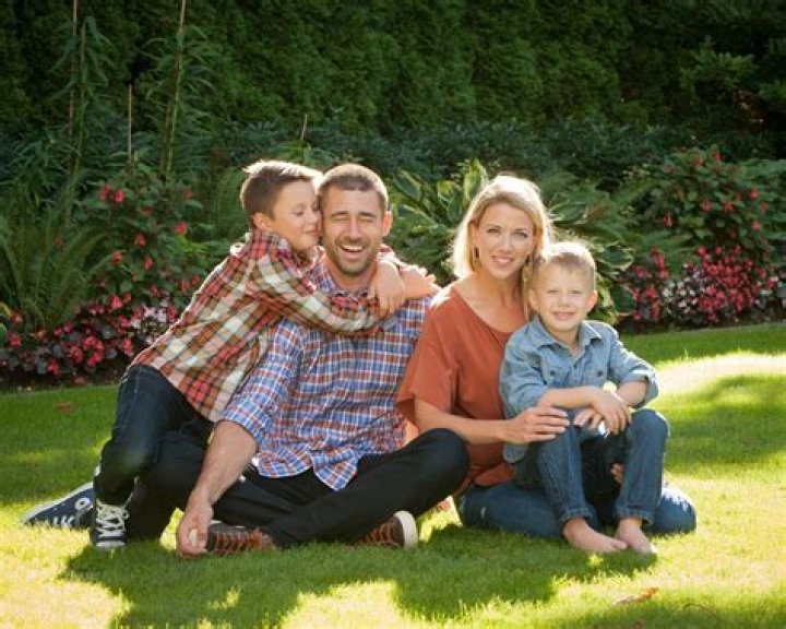 Exploring "Jay Harrington Children": A Look Beyond the Screen to Nature's Young Jays