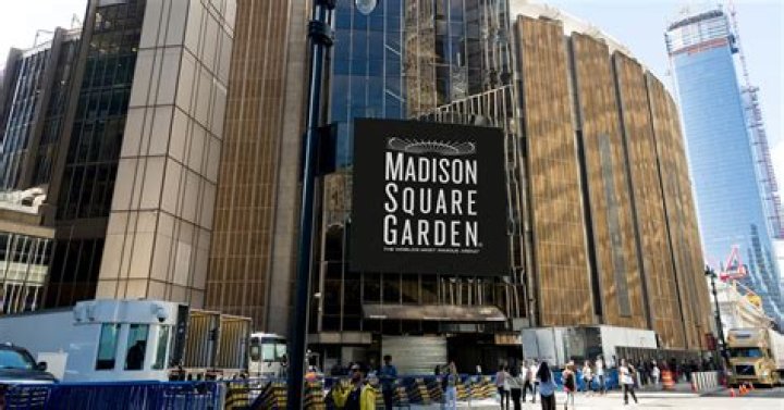How Many People Can Madison Square Garden Fit: A Comprehensive Guide