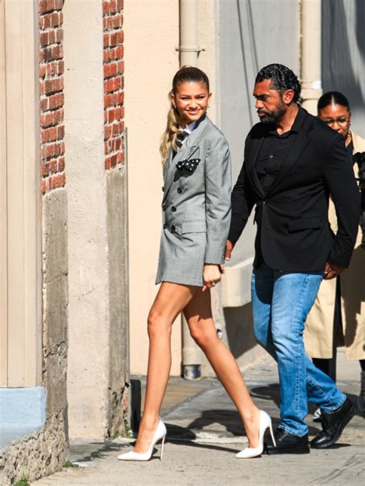 How Tall Is Zendaya Without Heels? Discover the Real Height of This Iconic Star