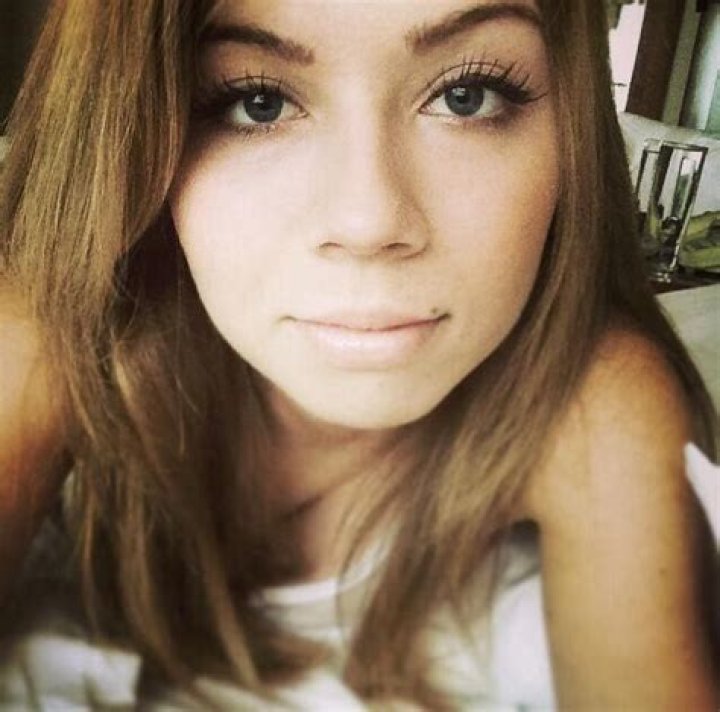 Jennette McCurdy Nudes: Debunking Myths and Understanding Privacy in the Digital Age