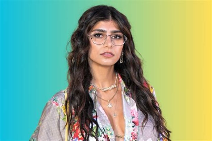 Mia Khalifa: Latest Videos & Trends You Need to See!