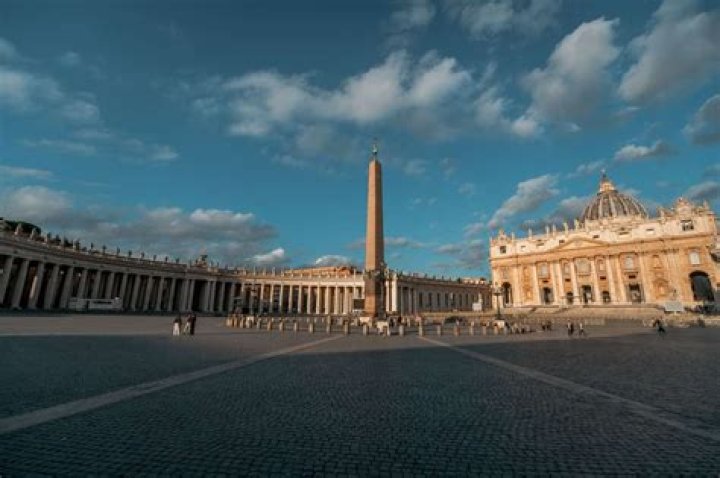 Official Vatican Gifthrop: Your Ultimate Guide to Vatican City's Gift and Souvenir Experience