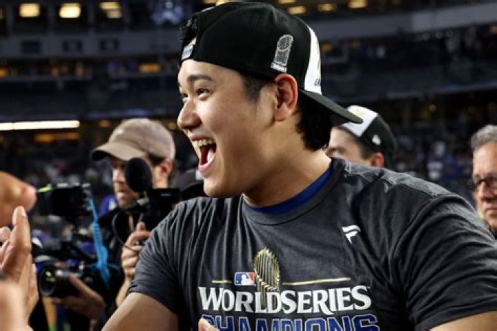 Ohtani 50/50 Ball Catch: The Phenomenon That Highlights Shohei Ohtani's Versatility