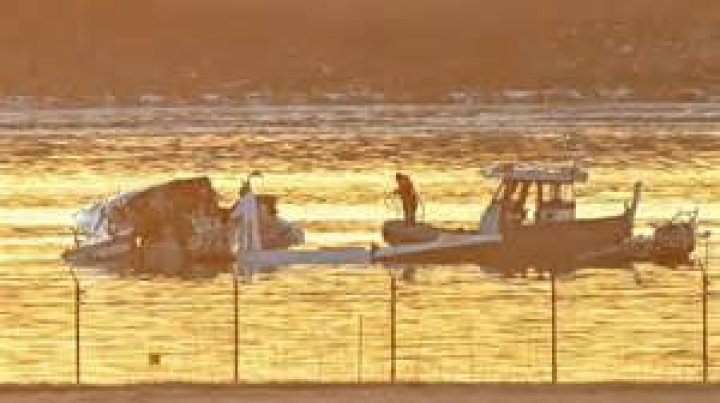 Plane Crash Landing in Hudson River: The Remarkable Story of Survival and Heroism