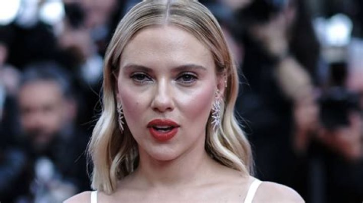 Scarlett Johansson's Public Image: Exploring Artistic Choices and Privacy Discussions