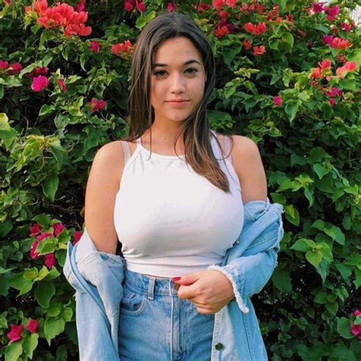 Sofia Gomez: TikTok Star Bio, Age, Boyfriend & More!
