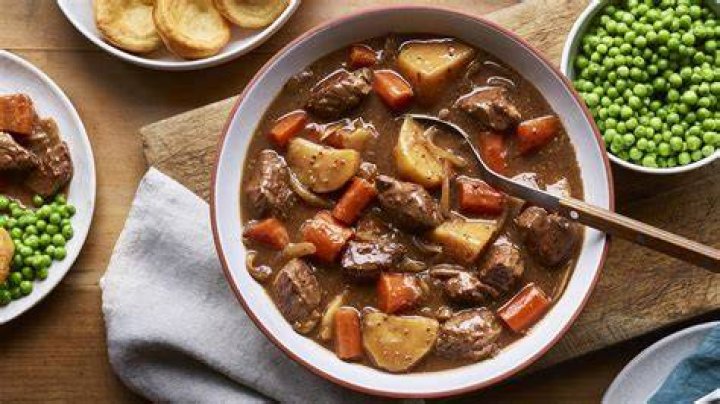 Sotew Ifşa: Revealing the Story of a Rich Stew and Stowe's Welcoming Vibe