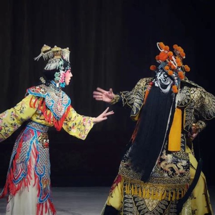 Thonglip Intore: Unveiling the Charismatic Personality and Achievements