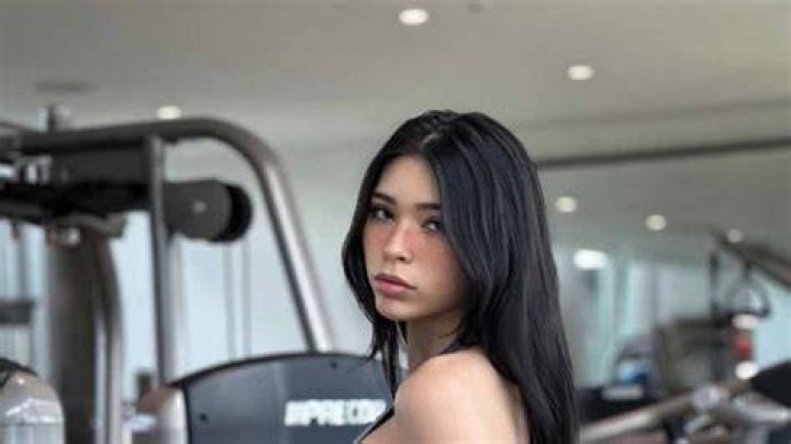 Unpacking Aishah Sofey Content: Your Guide to Her Fitness, Fashion, and Global Lifestyle