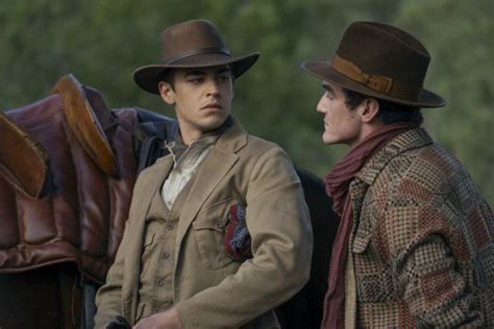 Unveiling Hero Fiennes Tiffin: Early Life, Family, & Career