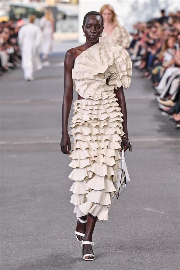 Unveiling the Chloé Universe: Exploring Femininity and Craft Beyond chloé lopez baptiste giabiconi