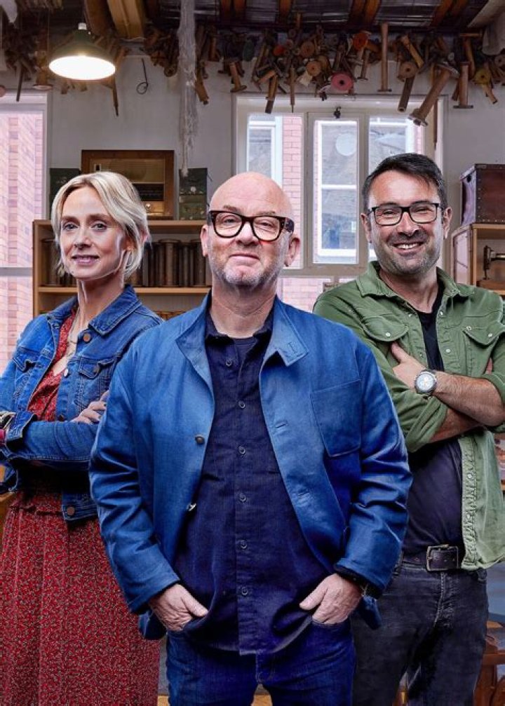 Viki Knott: The Antiques Expert Charming TV Screens and Homes