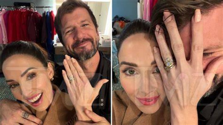 Whitney Cummings' Boyfriend: Unpacking Her Latest Romance