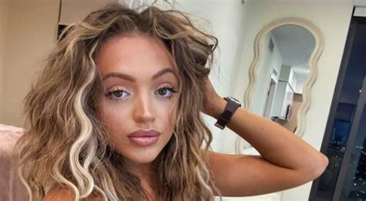 Woah Vicky Nude: Unpacking the Online Discussions and Her Journey